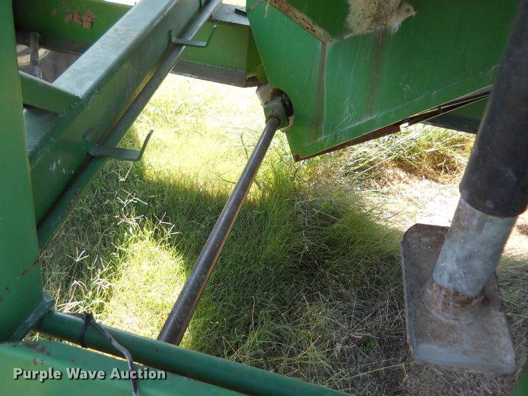 image for item HO9686 Unverferth 7200 grain cart