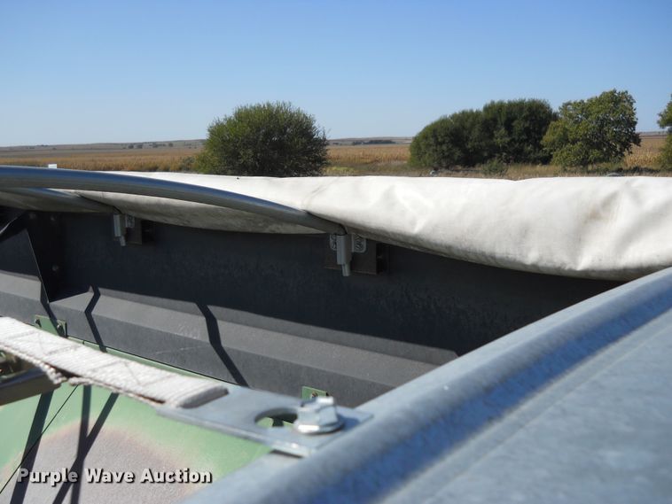 image for item HO9686 Unverferth 7200 grain cart