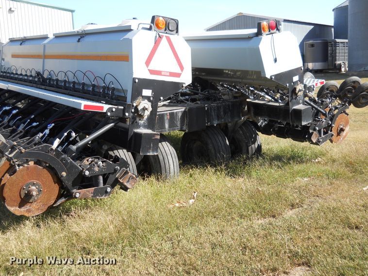 image for item HO9688 2006 CrustBuster 4030 All-Plant no-till grain drill