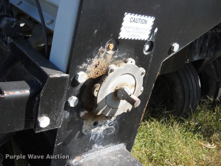 image for item HO9688 2006 CrustBuster 4030 All-Plant no-till grain drill