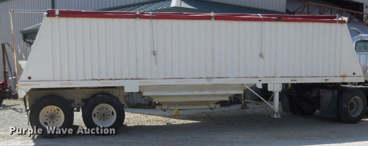image for item HO9689 1997 DMF GT-2-30 double hopper bottom grain trailer