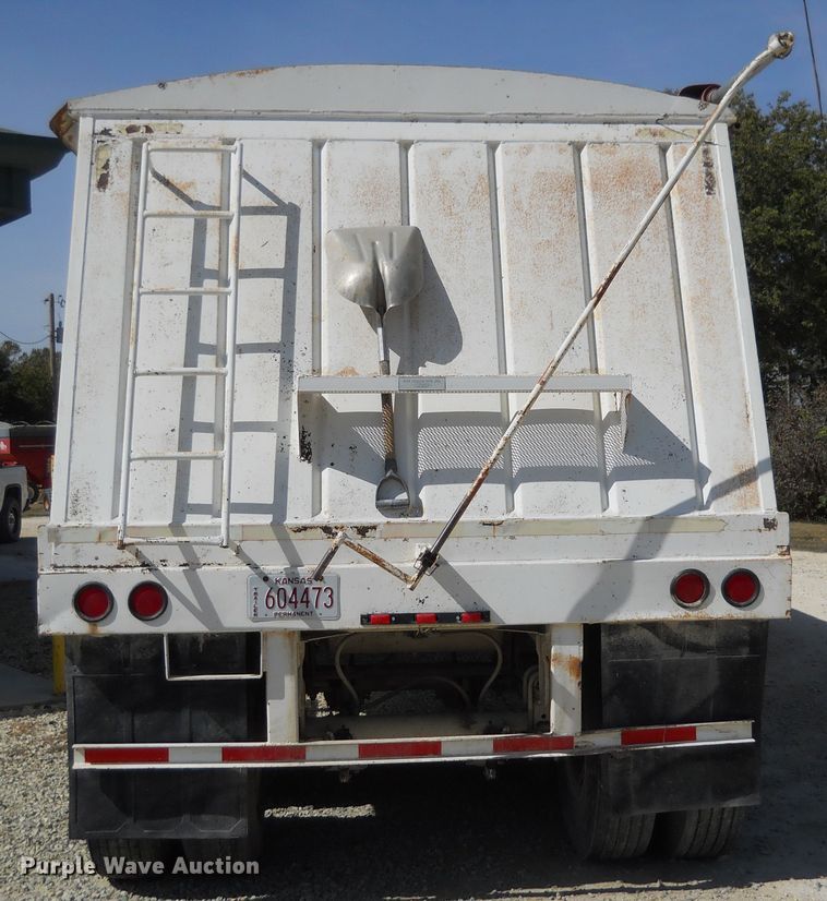 image for item HO9689 1997 DMF GT-2-30 double hopper bottom grain trailer