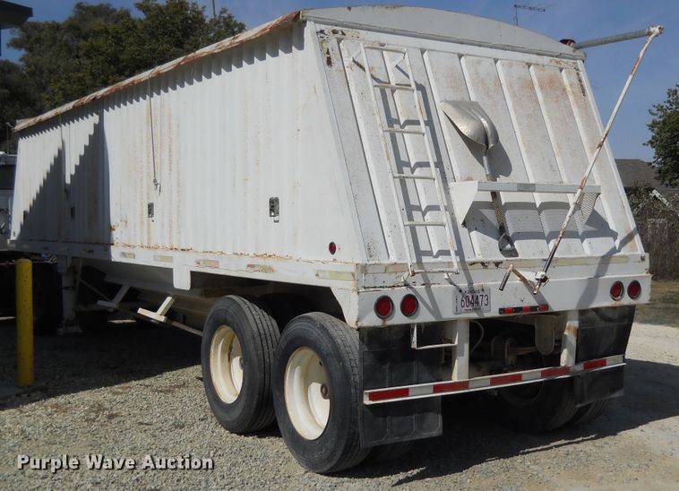 image for item HO9689 1997 DMF GT-2-30 double hopper bottom grain trailer