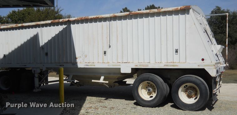 image for item HO9689 1997 DMF GT-2-30 double hopper bottom grain trailer