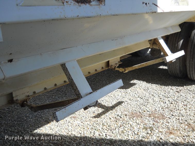 image for item HO9689 1997 DMF GT-2-30 double hopper bottom grain trailer