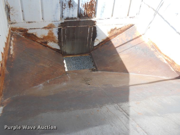 image for item HO9689 1997 DMF GT-2-30 double hopper bottom grain trailer