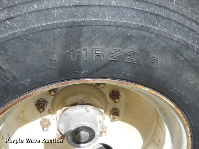 image for item HO9689 1997 DMF GT-2-30 double hopper bottom grain trailer