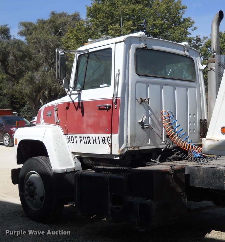 image for item HO9690 1983 Ford 9000  semi truck