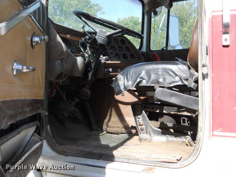 image for item HO9690 1983 Ford 9000  semi truck