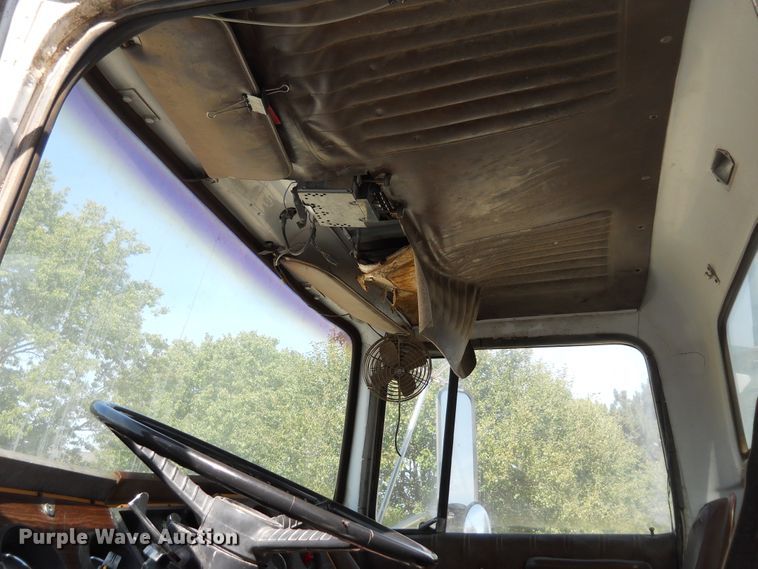 image for item HO9690 1983 Ford 9000  semi truck