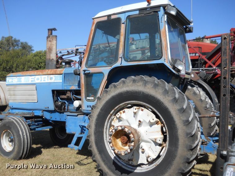 image for item HO9694 1984 Ford TW25  tractor