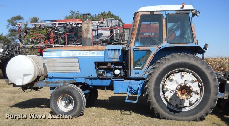 image for item HO9694 1984 Ford TW25  tractor