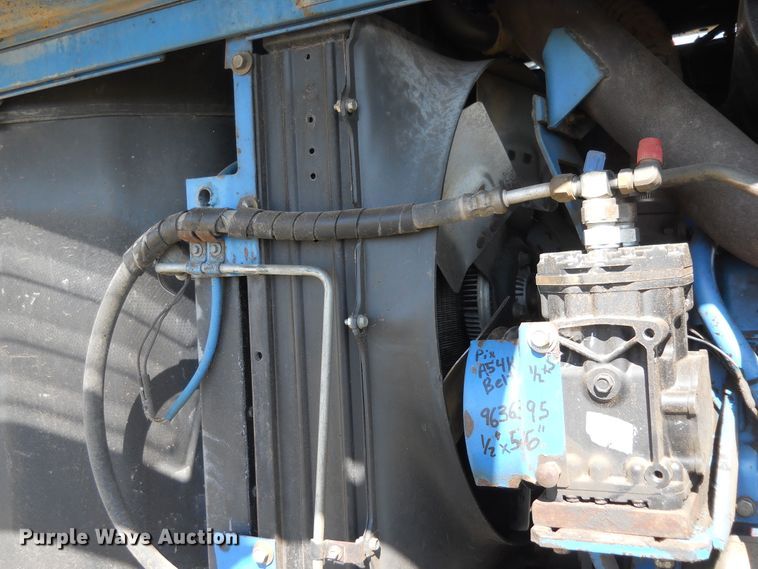 image for item HO9694 1984 Ford TW25  tractor