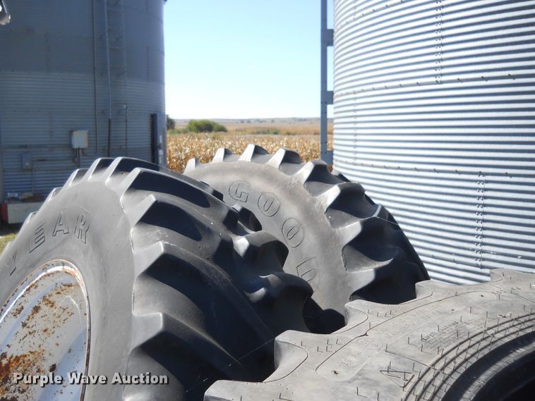 image for item HO9694 1984 Ford TW25  tractor