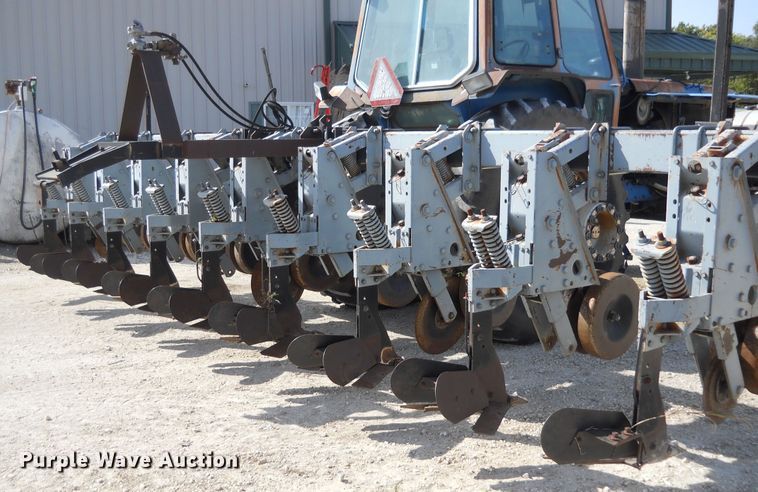 image for item HO9695 Hiniker row crop cultivator