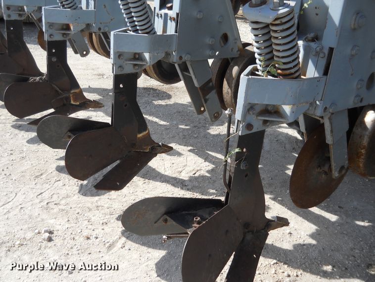 image for item HO9695 Hiniker row crop cultivator