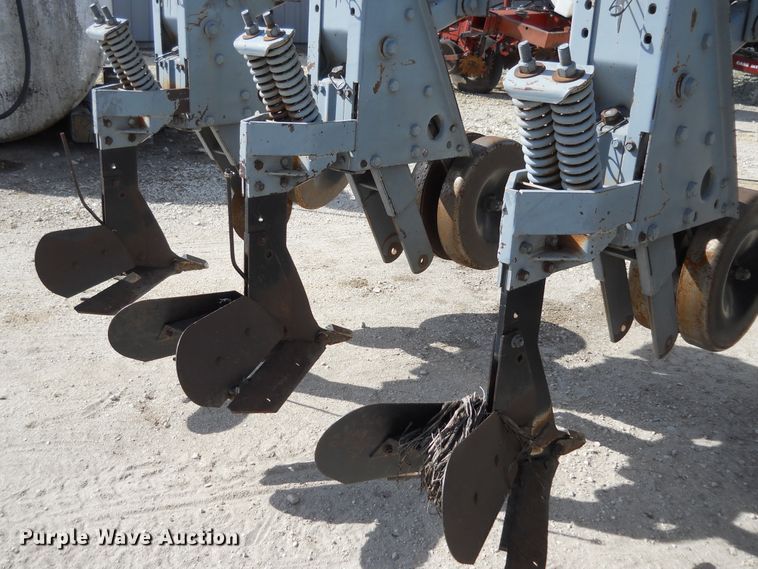 image for item HO9695 Hiniker row crop cultivator