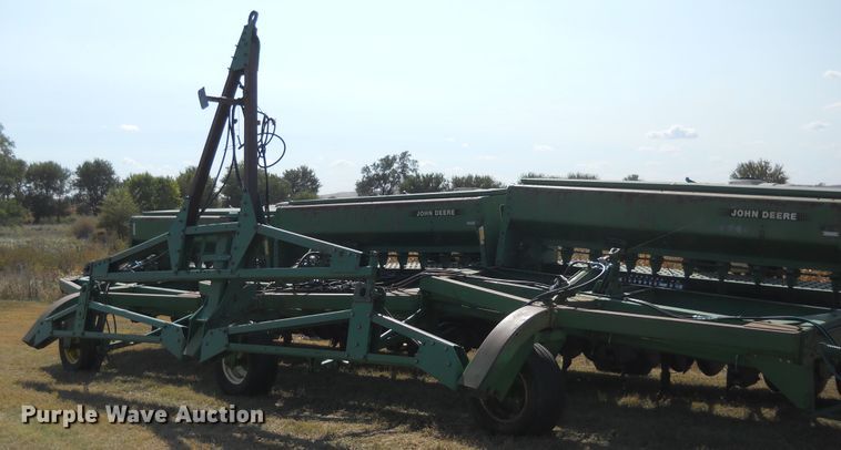 image for item HO9697 (3) John Deere 9400 hoe grain drills