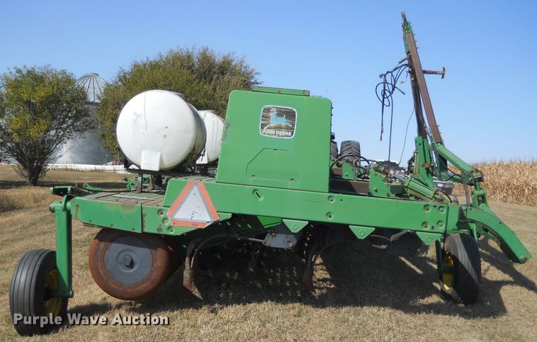 image for item HO9697 (3) John Deere 9400 hoe grain drills