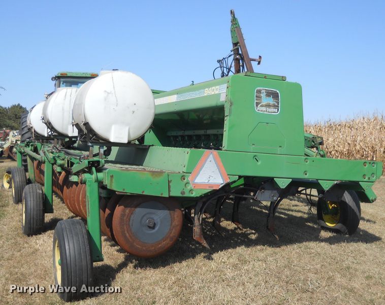 image for item HO9697 (3) John Deere 9400 hoe grain drills