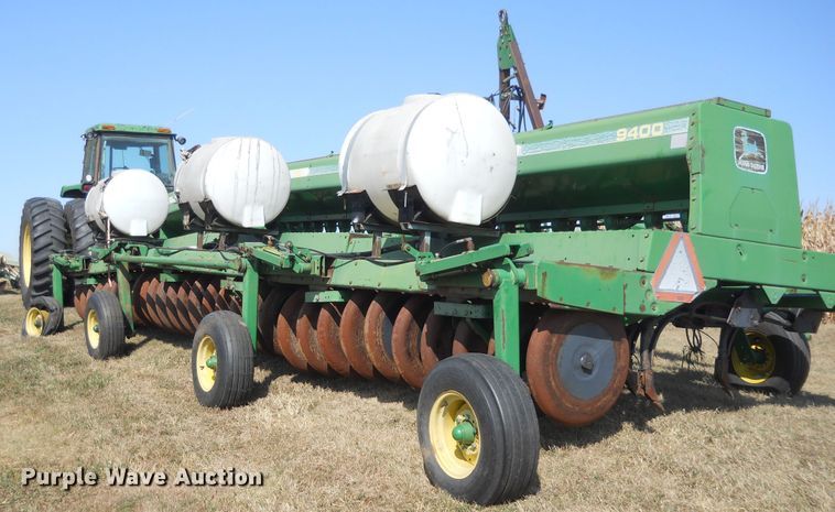 image for item HO9697 (3) John Deere 9400 hoe grain drills