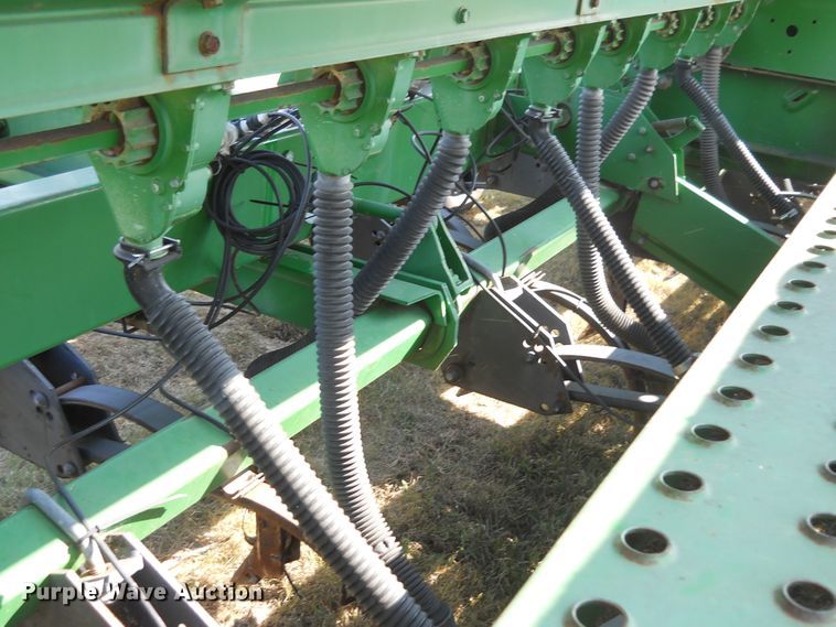 image for item HO9697 (3) John Deere 9400 hoe grain drills