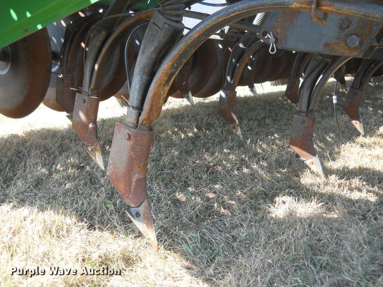 image for item HO9697 (3) John Deere 9400 hoe grain drills