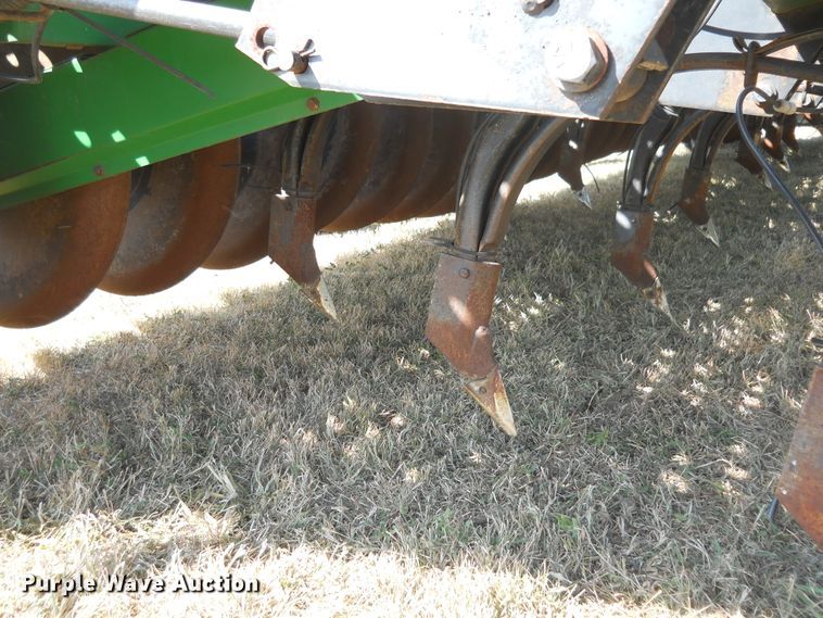 image for item HO9697 (3) John Deere 9400 hoe grain drills