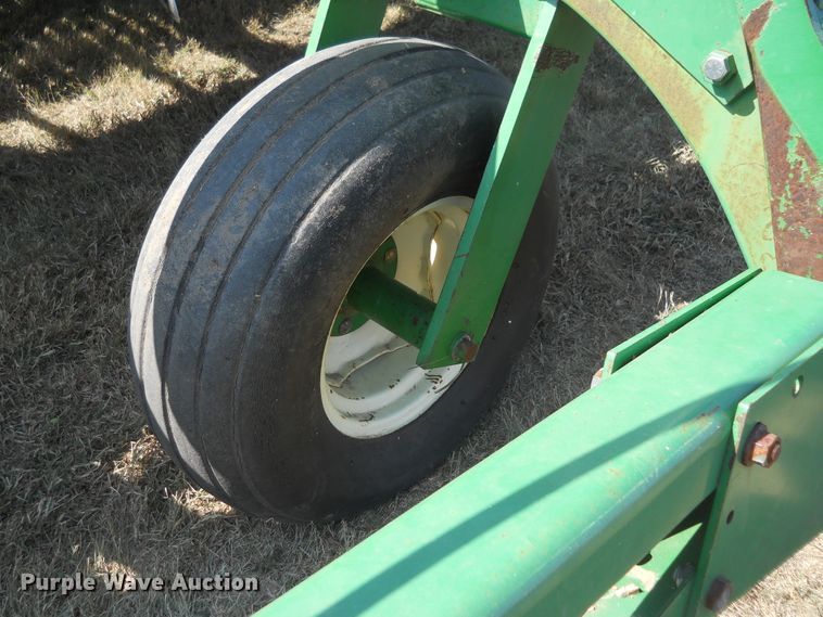 image for item HO9697 (3) John Deere 9400 hoe grain drills