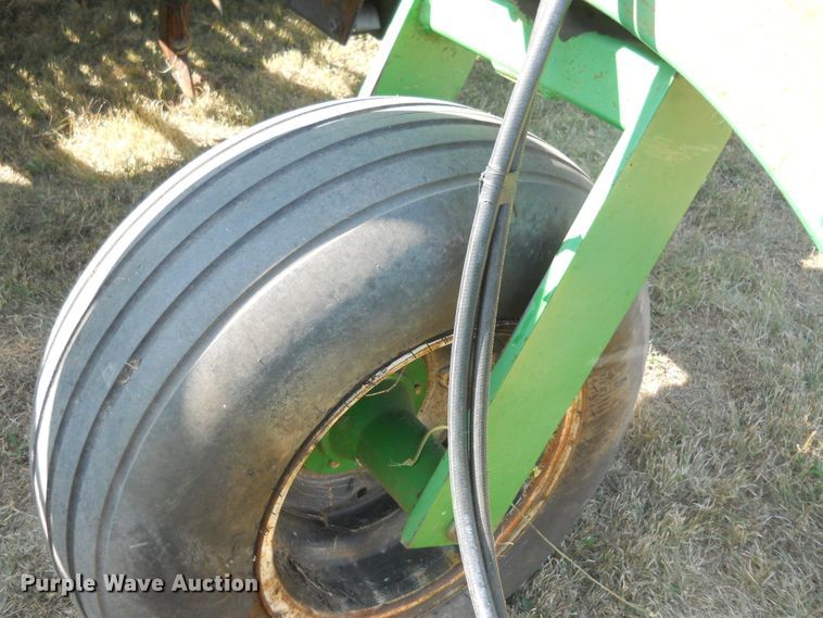 image for item HO9697 (3) John Deere 9400 hoe grain drills