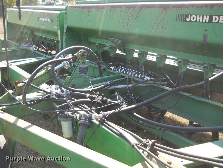 image for item HO9697 (3) John Deere 9400 hoe grain drills