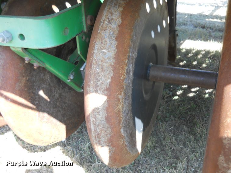 image for item HO9697 (3) John Deere 9400 hoe grain drills