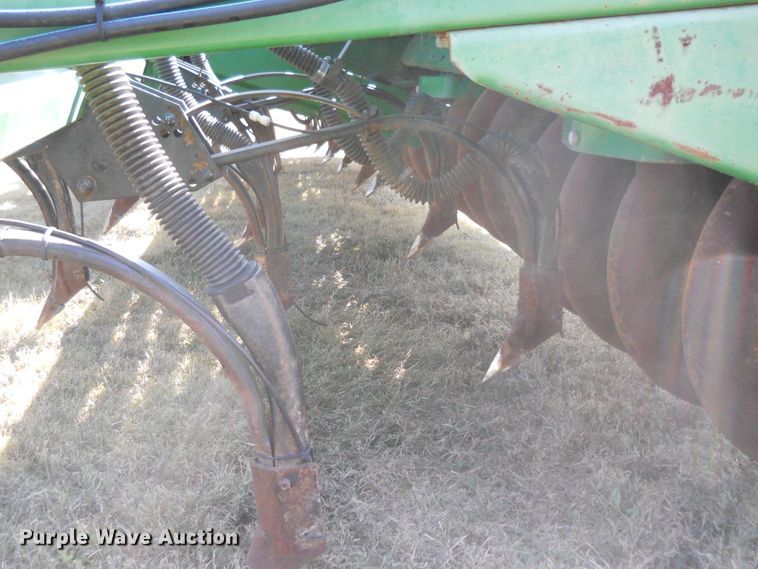 image for item HO9697 (3) John Deere 9400 hoe grain drills