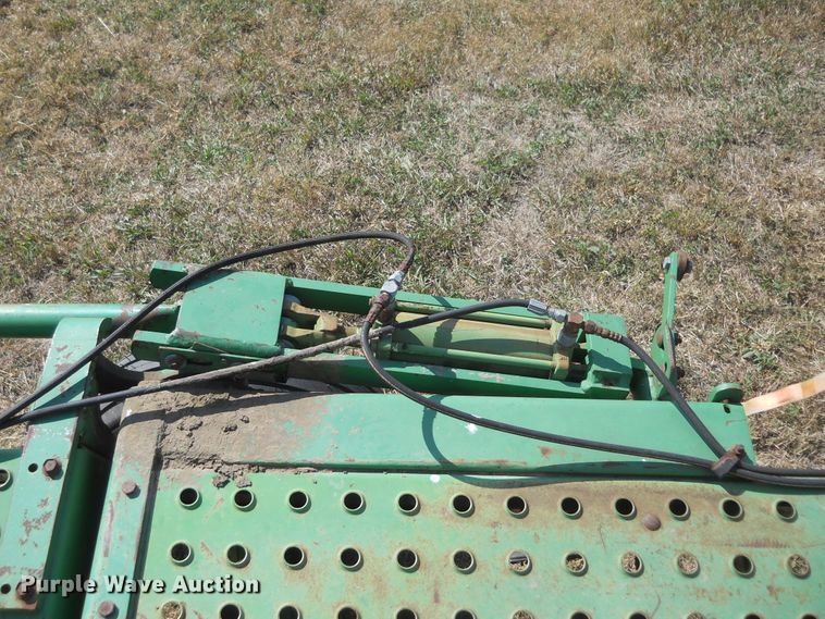 image for item HO9697 (3) John Deere 9400 hoe grain drills