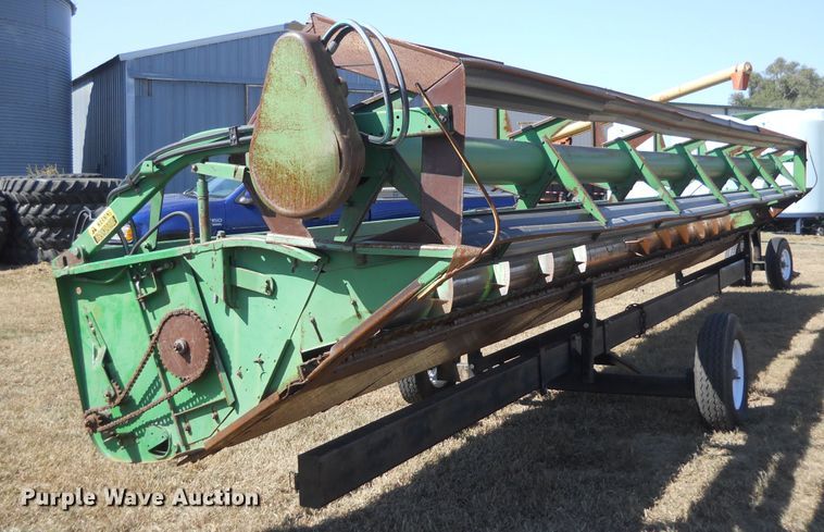 image for item HO9701 1988 John Deere 930 rigid head