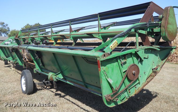 image for item HO9701 1988 John Deere 930 rigid head