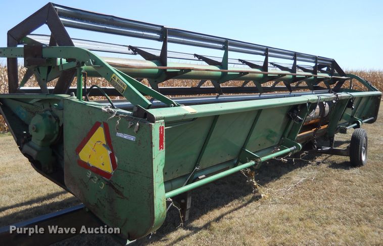 image for item HO9701 1988 John Deere 930 rigid head