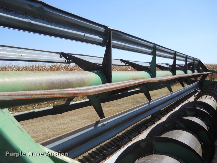 image for item HO9701 1988 John Deere 930 rigid head