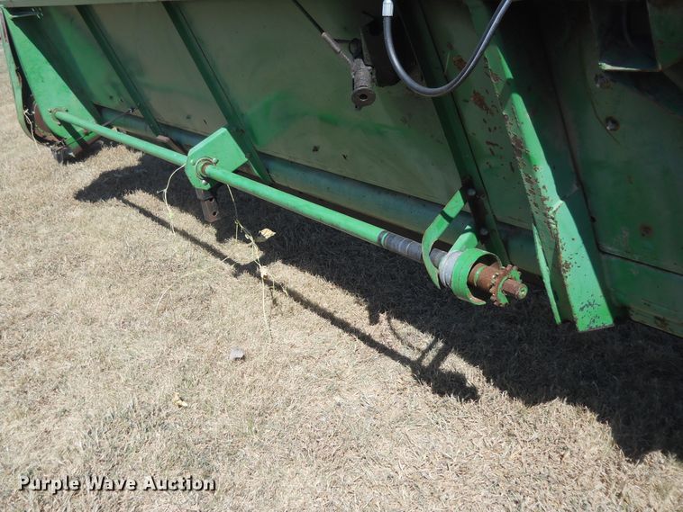 image for item HO9701 1988 John Deere 930 rigid head