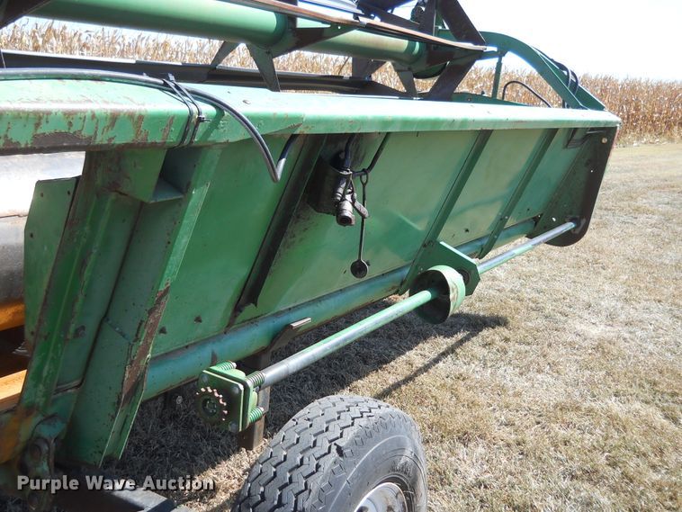 image for item HO9701 1988 John Deere 930 rigid head