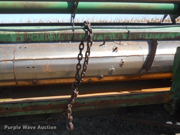 image for item HO9701 1988 John Deere 930 rigid head