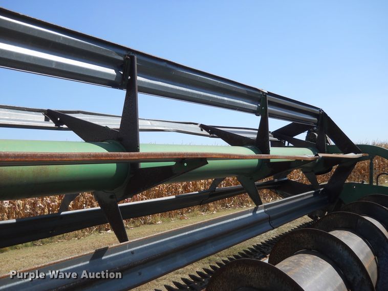 image for item HO9701 1988 John Deere 930 rigid head