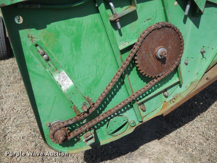 image for item HO9701 1988 John Deere 930 rigid head