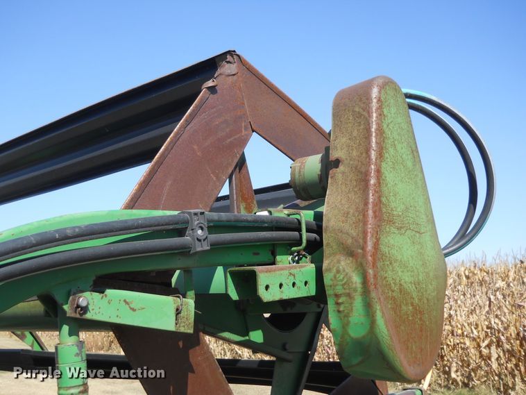 image for item HO9701 1988 John Deere 930 rigid head