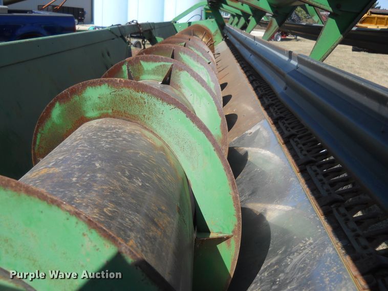 image for item HO9701 1988 John Deere 930 rigid head