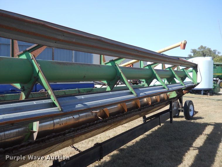 image for item HO9701 1988 John Deere 930 rigid head