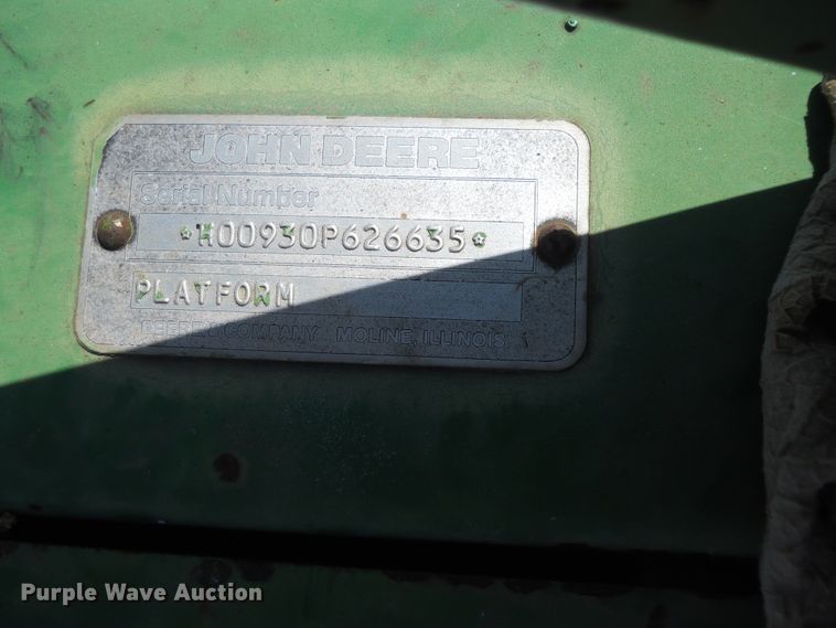 image for item HO9701 1988 John Deere 930 rigid head