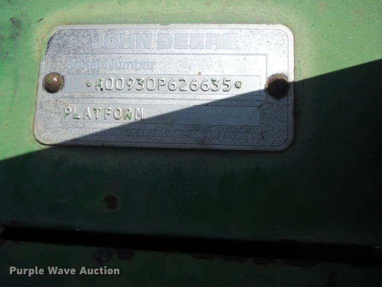 image for item HO9701 1988 John Deere 930 rigid head