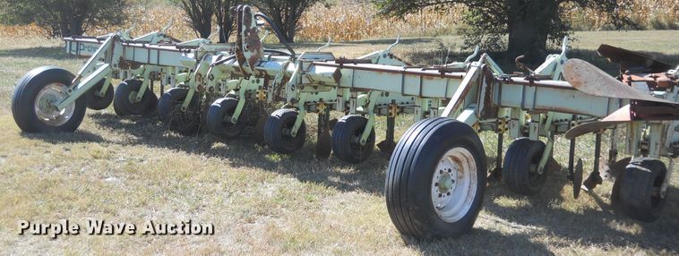 image for item HO9702 Orthman row crop cultivator