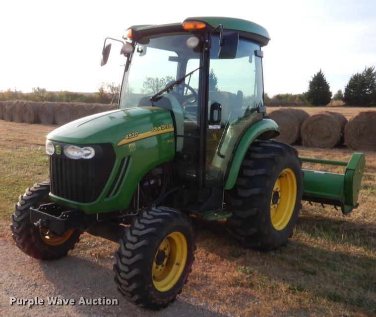 image for item HW9053 2011 John Deere 4520  tractor